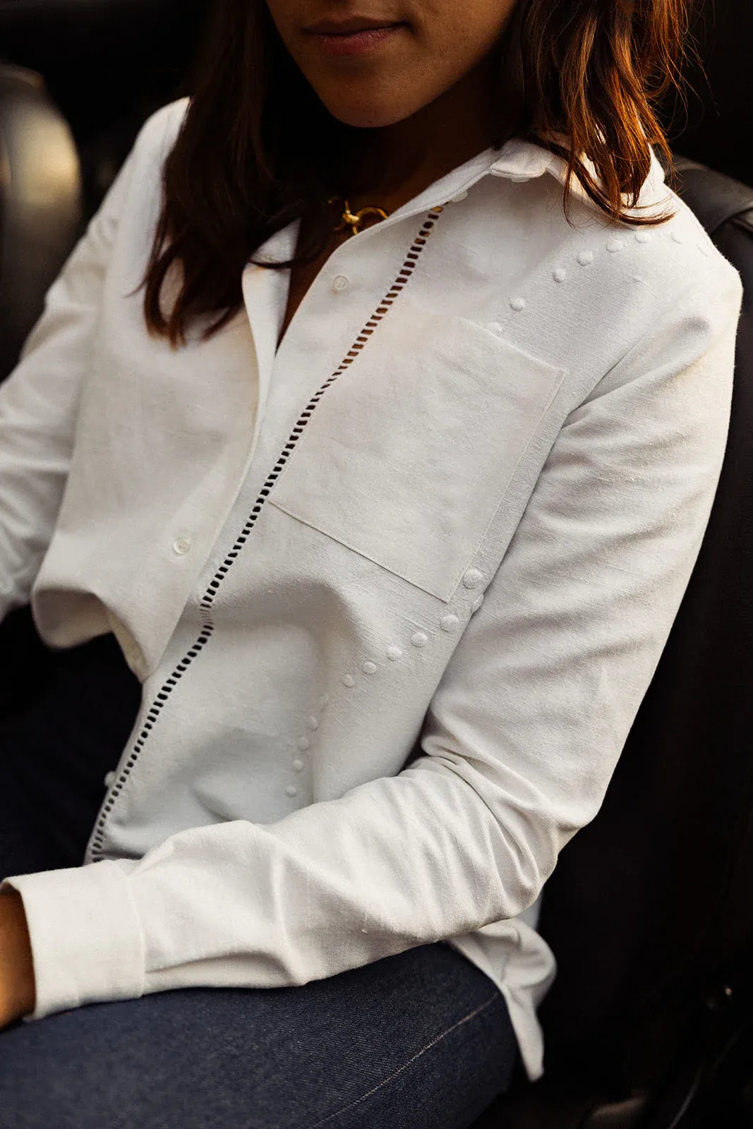Chemise blanche Clémentine pour femme. Upcycling Maéli.