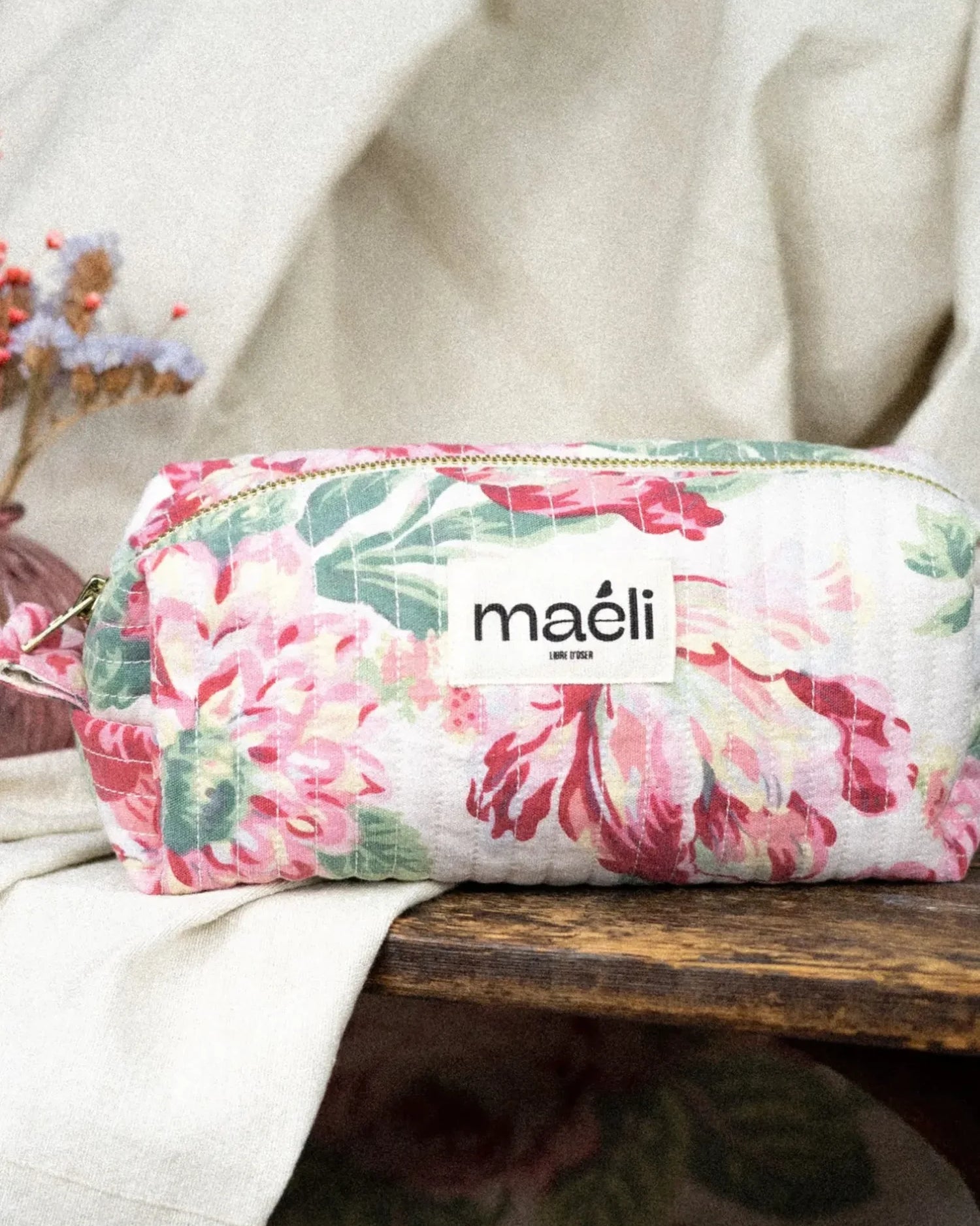 Kit couture de la trousse Joséphine by Maéli en fleuri.