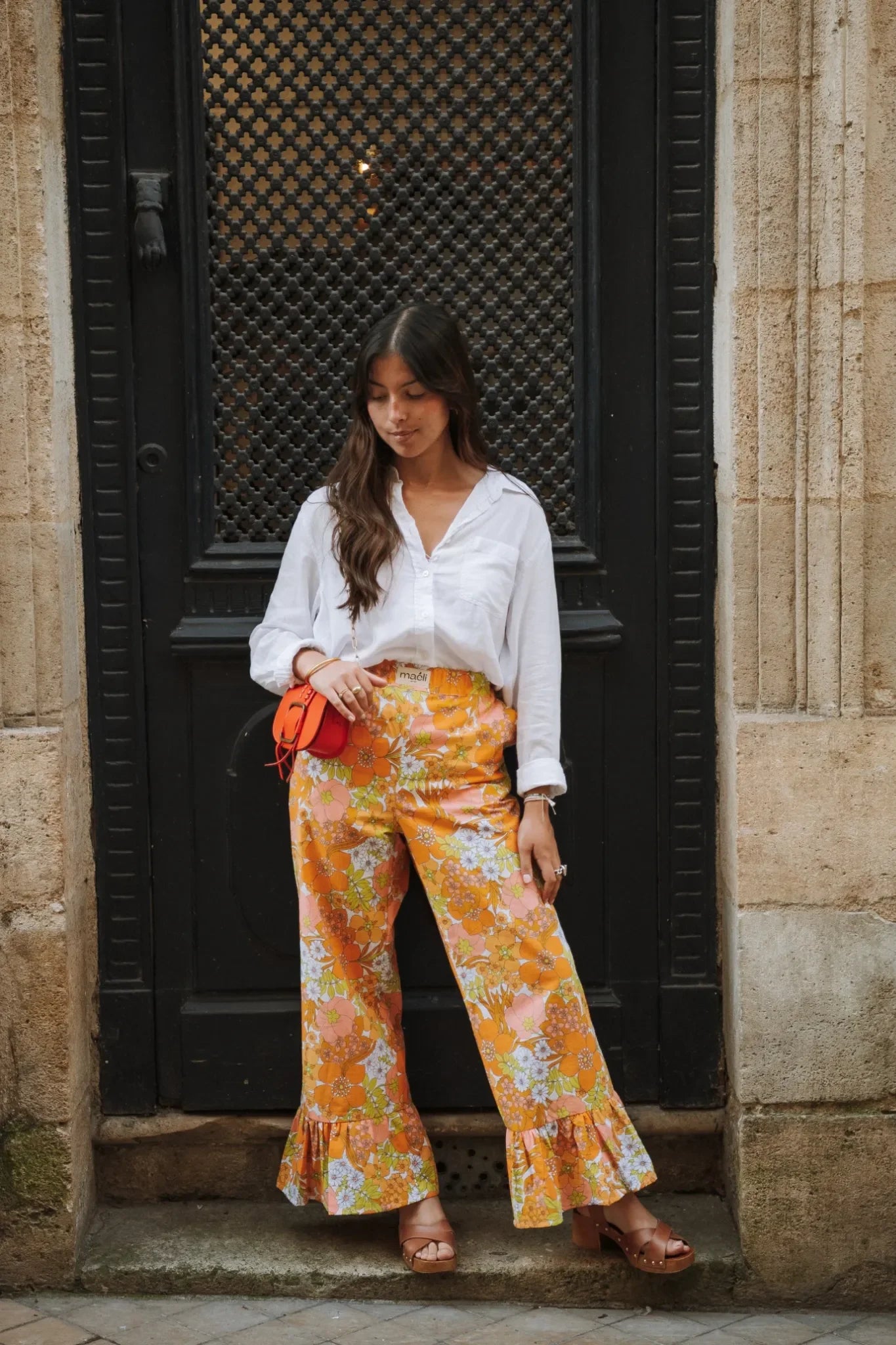 Kit couture Maéli pour réaliser l'ensemble Pauline, pantalon dissocié dans un tissu fleuri vintage.