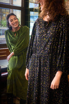 Kit couture Maéli et Atelier Brunette, robe ressourcée, longues ceinturée.