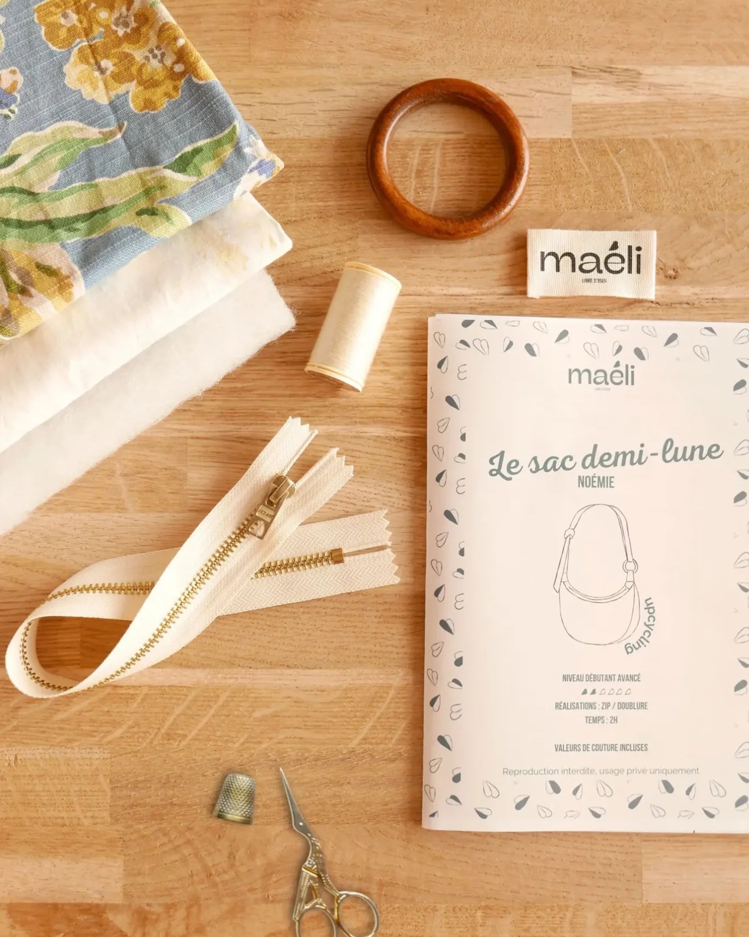 Contenus du kit couture pour réaliser le sac Noémie Maéli Paris.