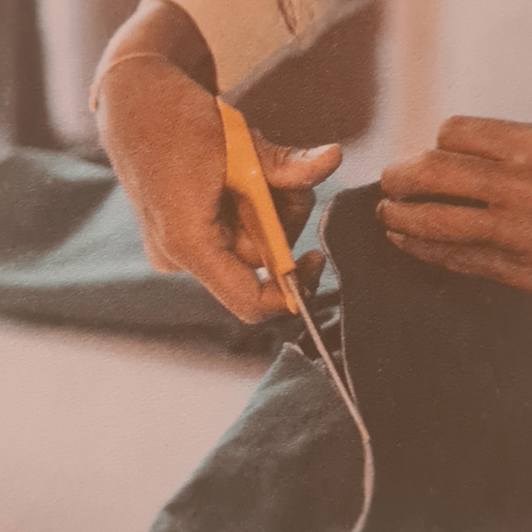 Découpe des coupons de tissu