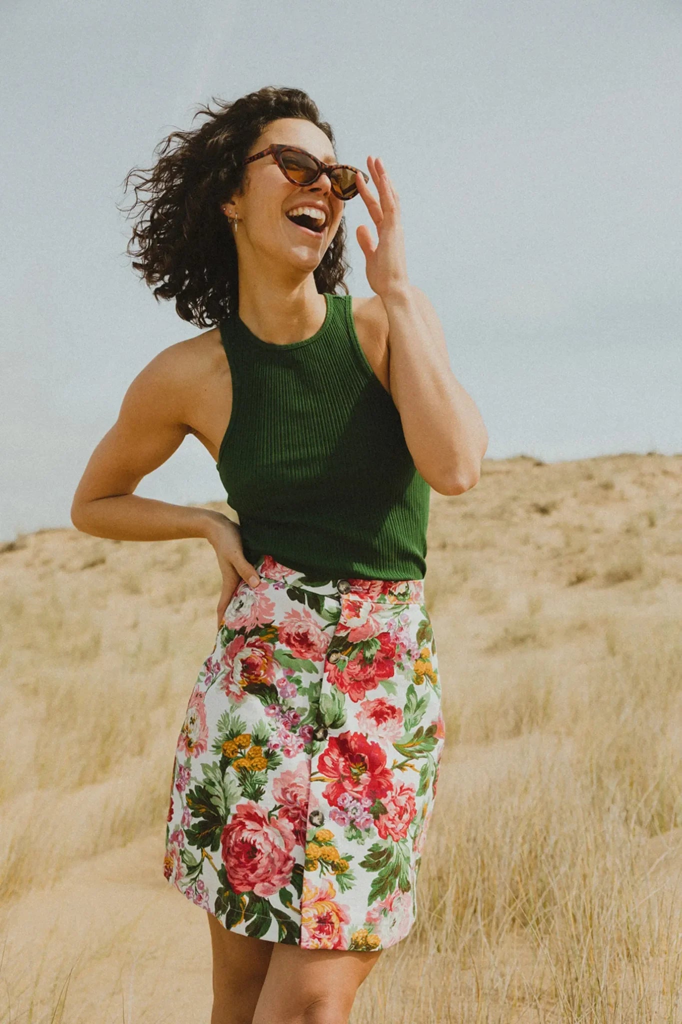 Jupe fleurie Sacha à boutons, upcycling rideau, patron de couture upcycling Maéli Paris.