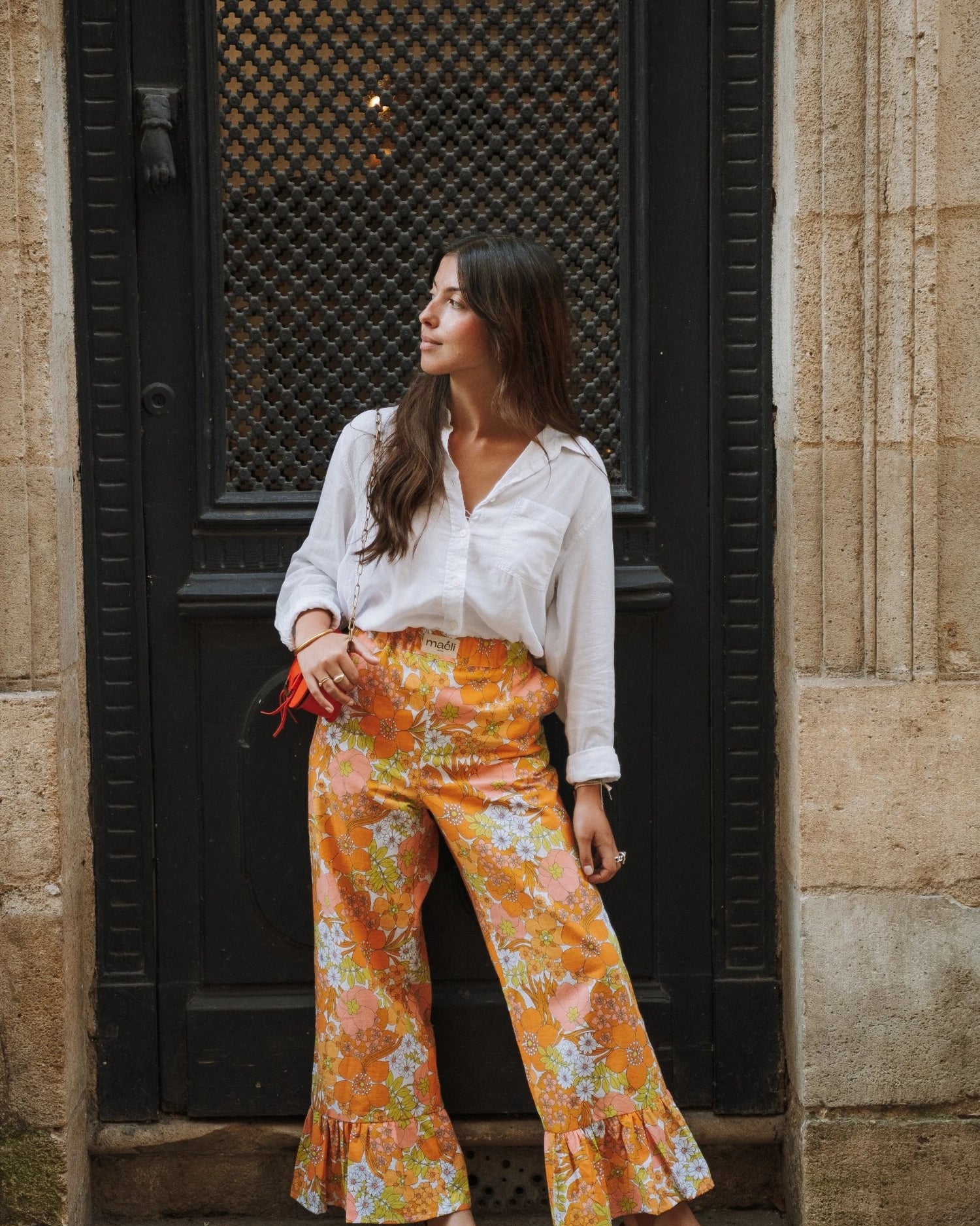 Patron de couture pour un pantalon à fleurs avec volants, réalisé à partir de drap vintage, par Maéli Paris.