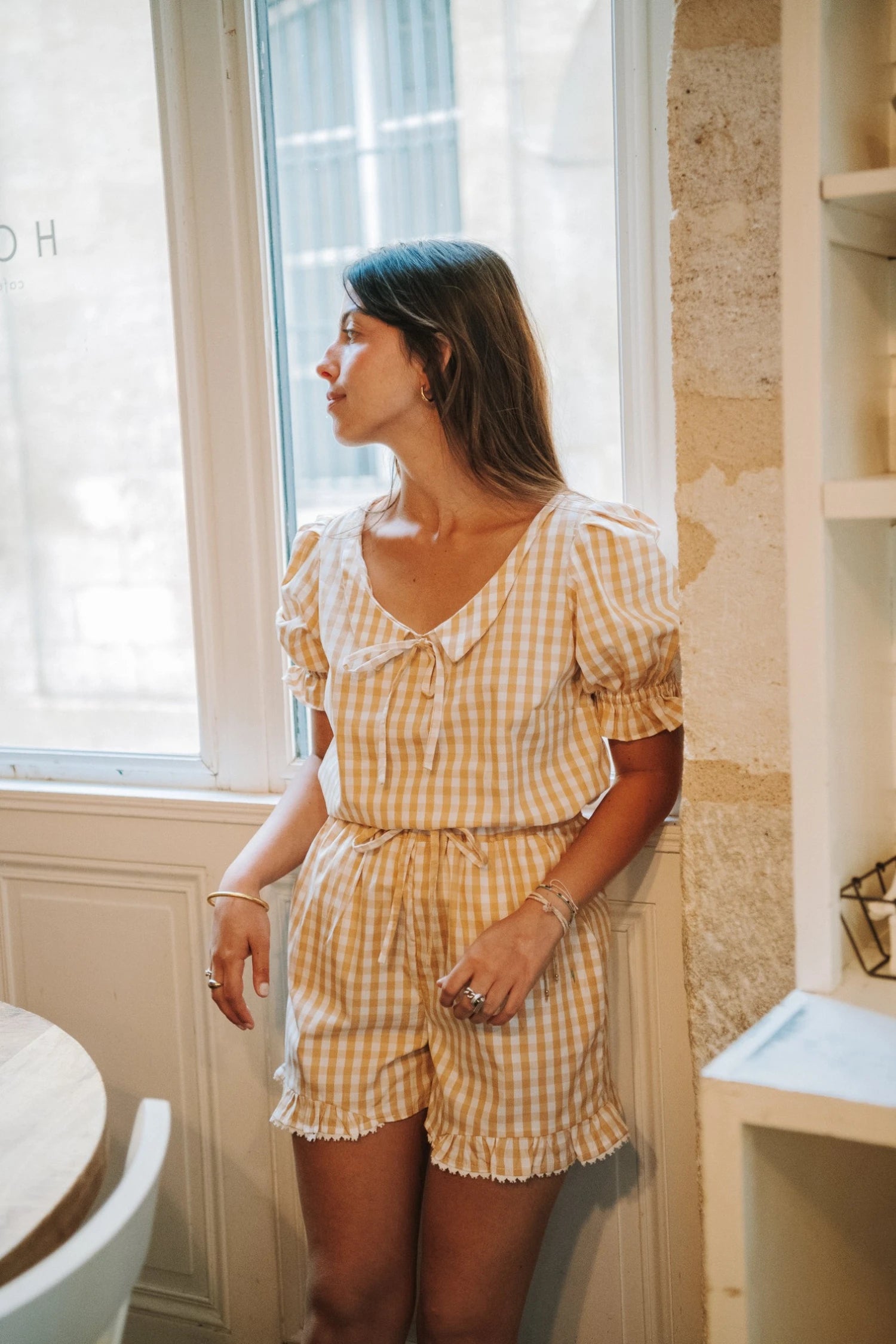 Patron Maéli Paris pour short décontracté à volants, version vichy, léger. Avec haut Pauline.