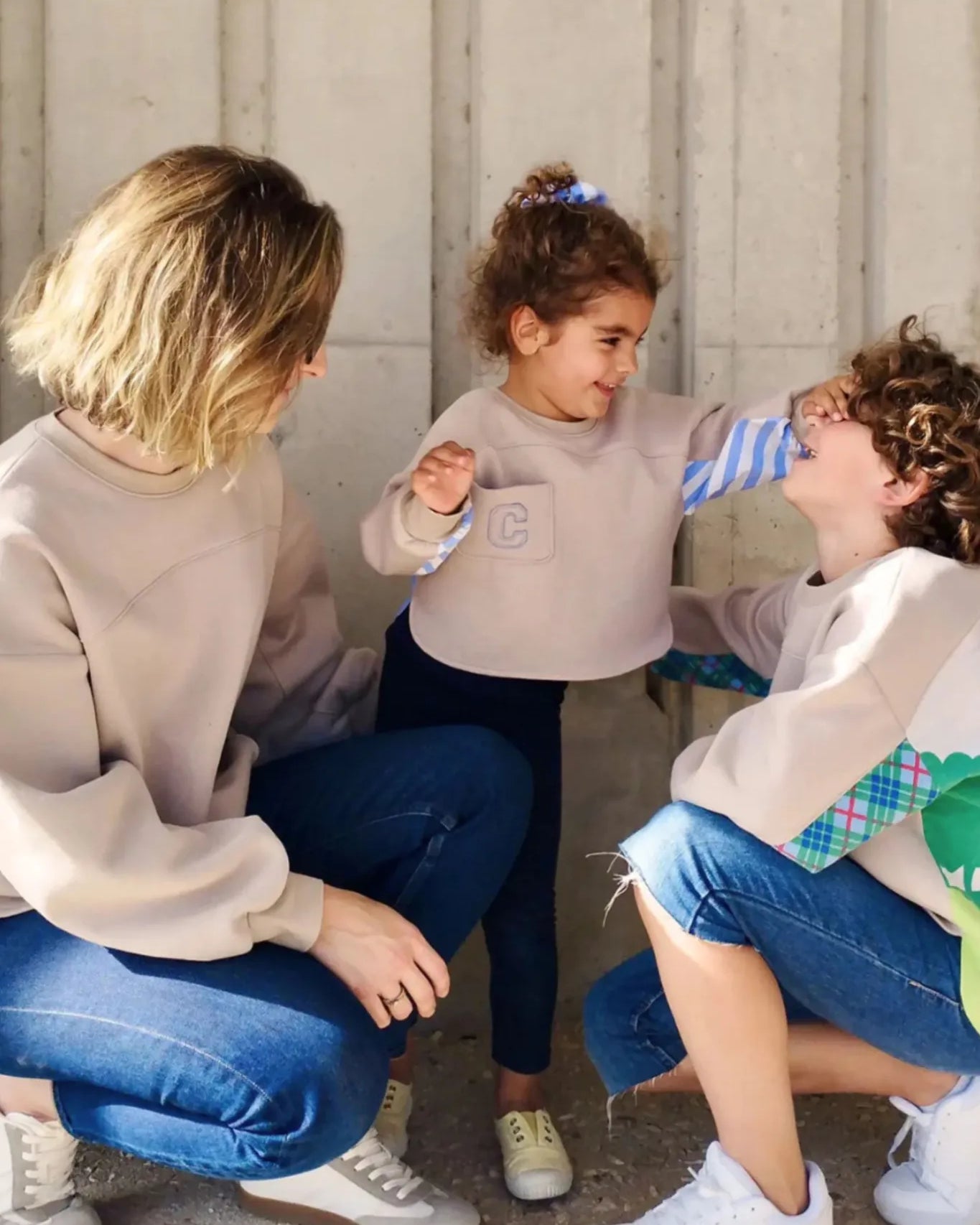 Patron de couture du sweat Simone pour toute la famille.