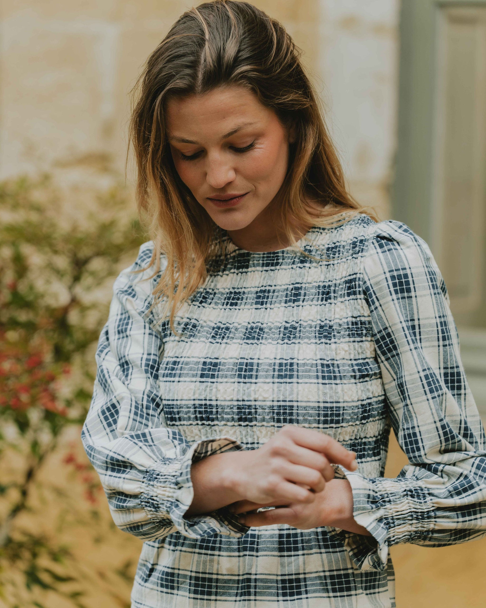 Patron de couture top Hortense détail manches longues avec poignets smockés