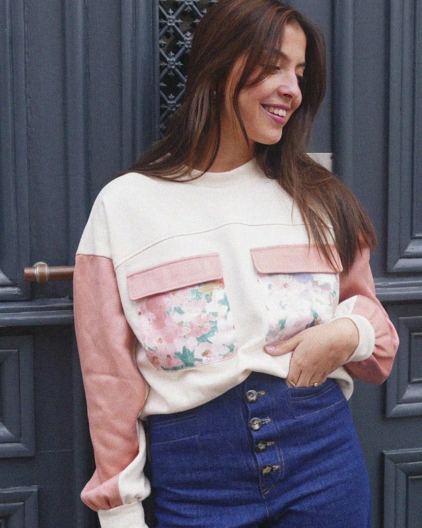 Sweat femme Simone fleuri rose à poches de Maéli Paris.