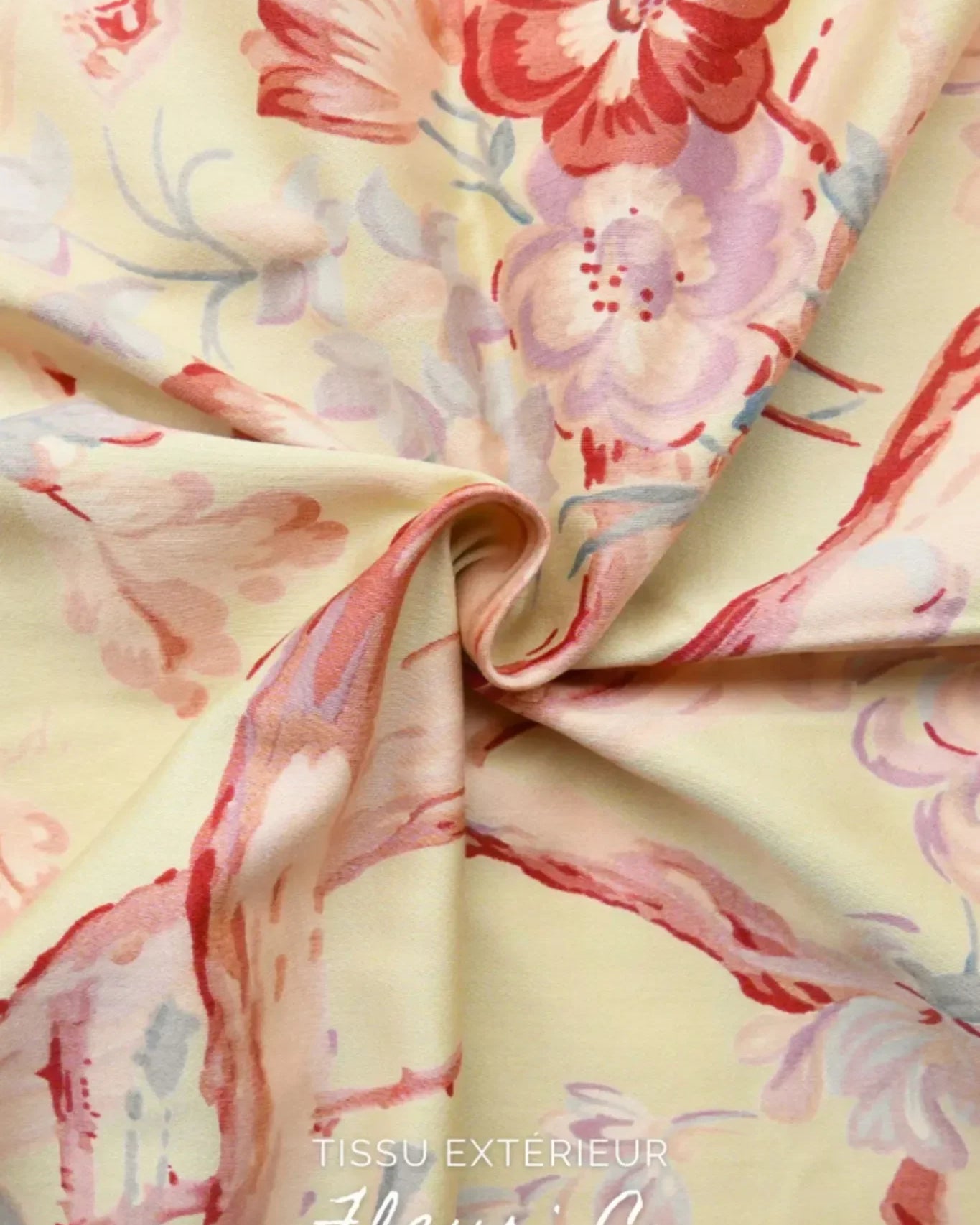 Tissu fleuri jaune extérieur pour kit couture Martha personnalisable.