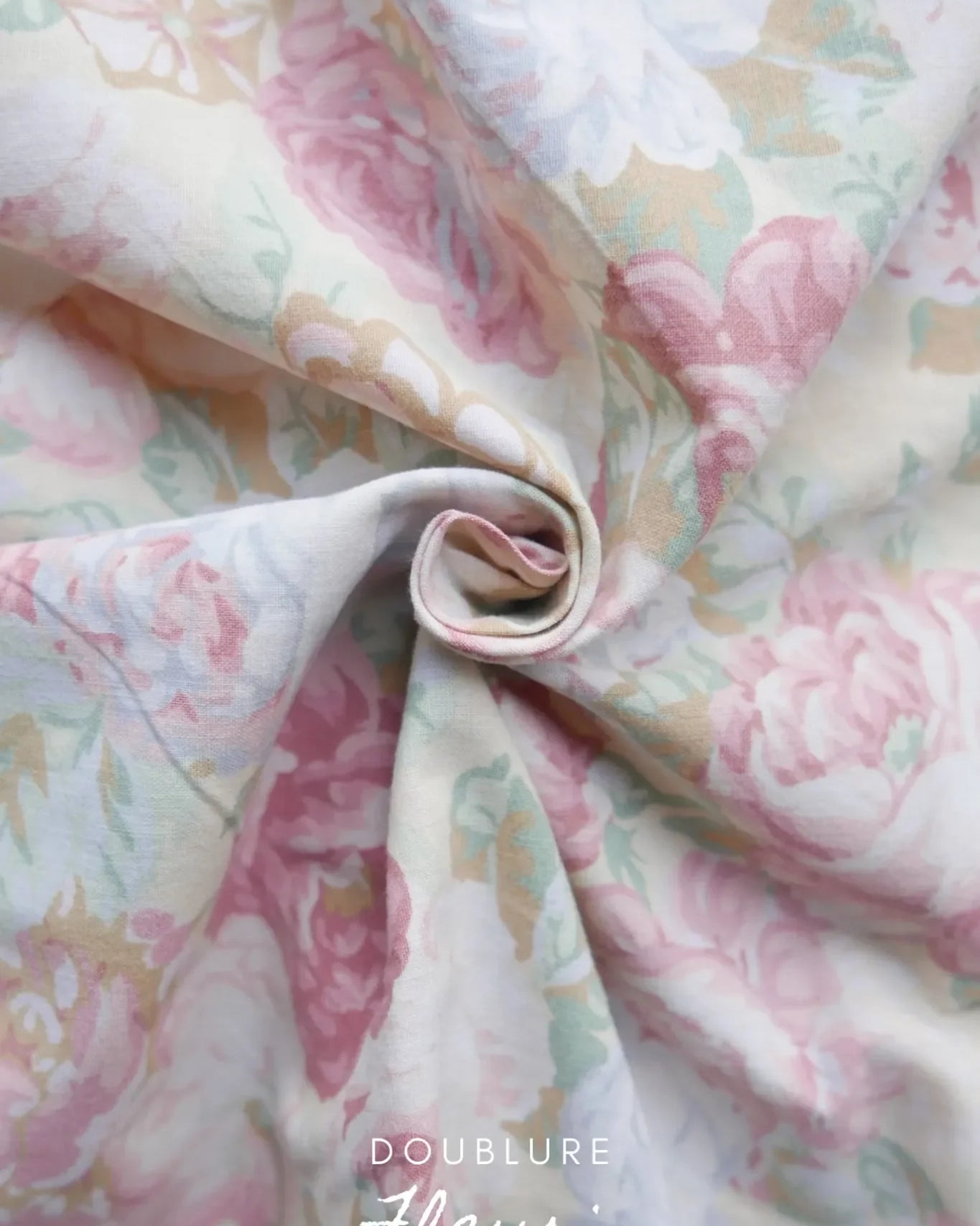 Tissu fleuri rose extérieur pour kit couture Martha personnalisable.
