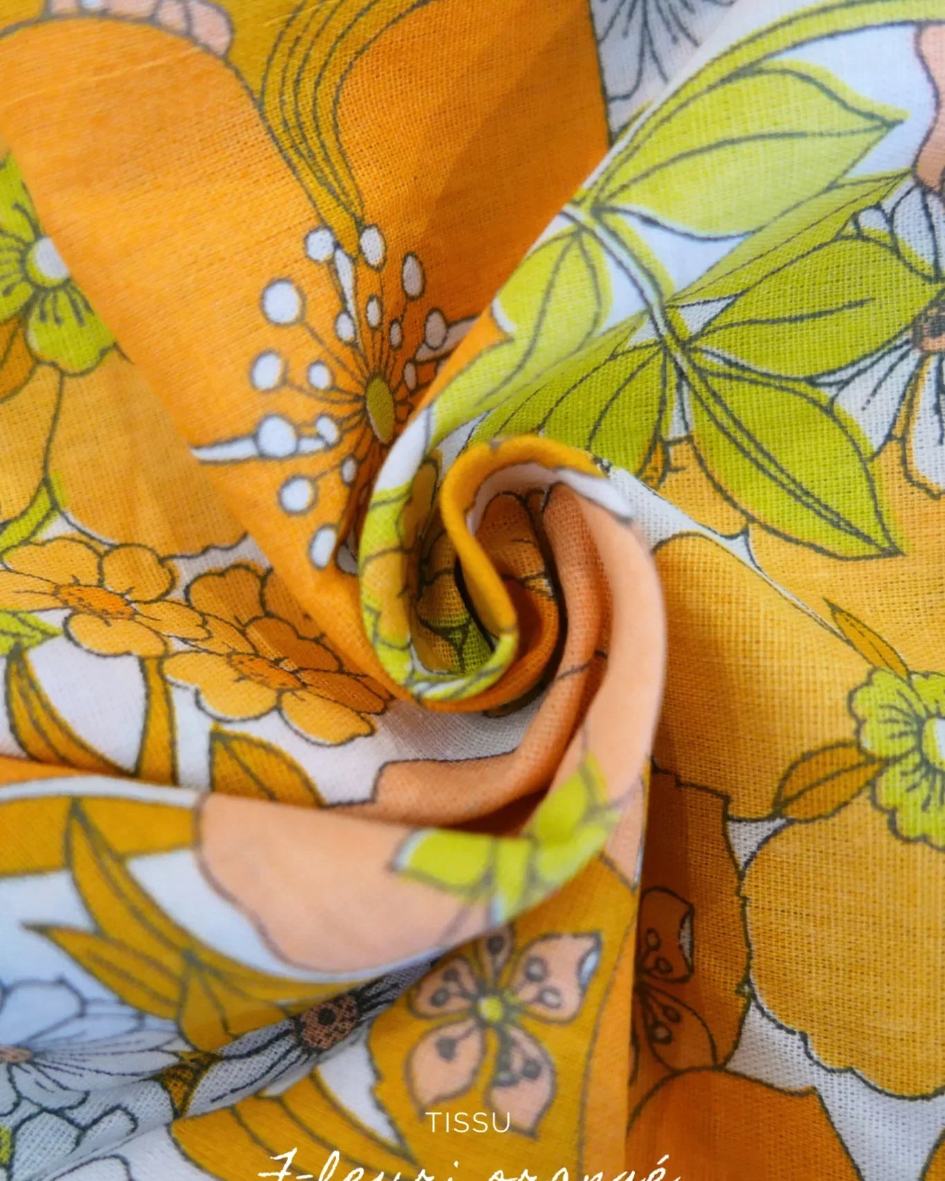 Tissu fleuri orangé pour kit couture Pauline personnalisable.