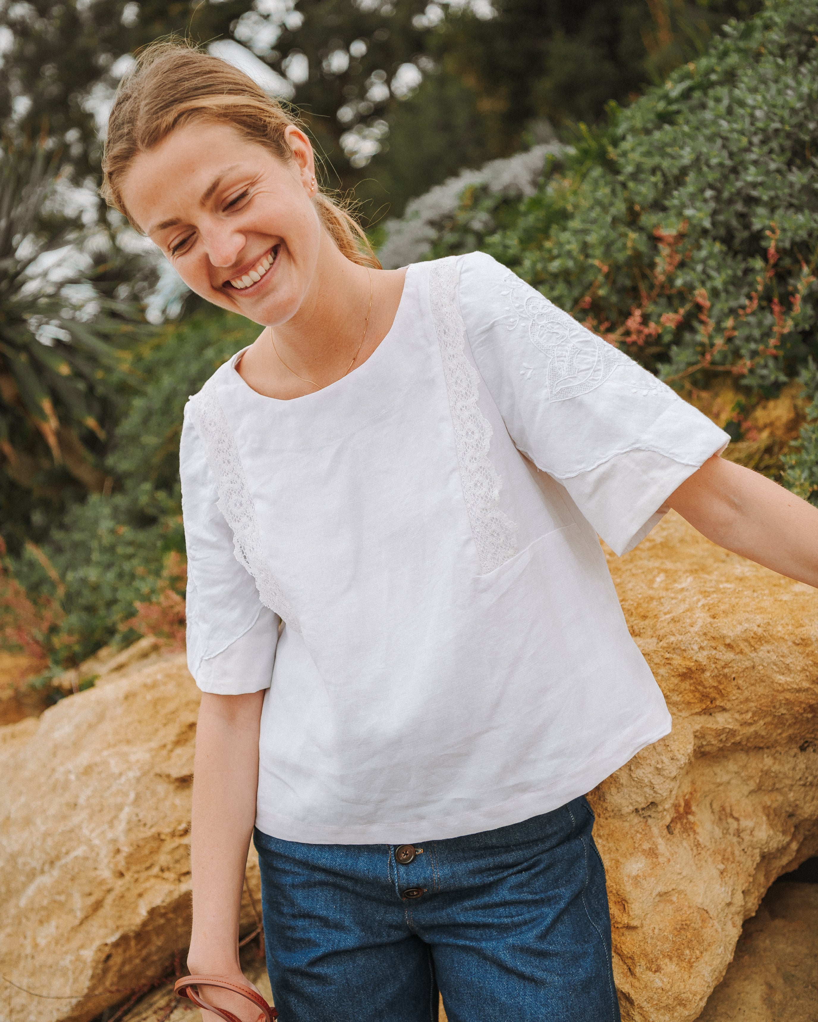 top femme blanc broderie anglaise manches courtes patron couture ete