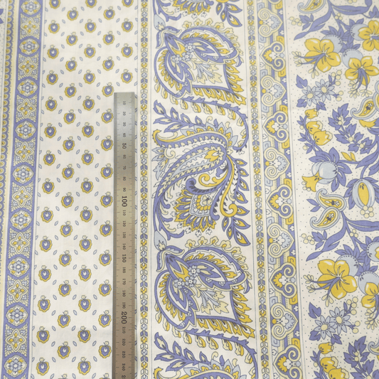 Tissu 100% coton - Motif type bandana avec fleurs jaunes et bleues - 129 cm * 170 cm