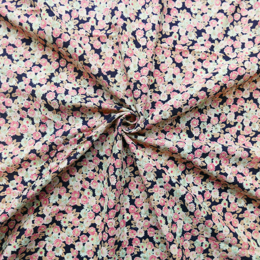 Tissu Coton - Noir avec des petites fleurs roses, rouges et vertes  - 135 cm * 185 cm