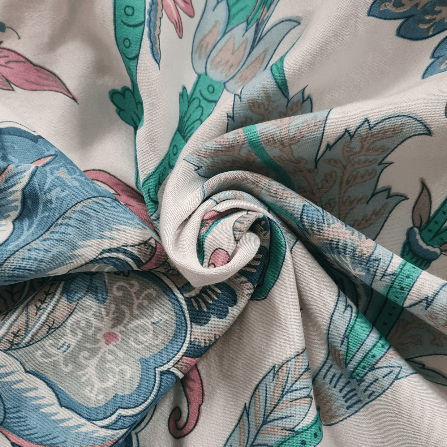 Tissu polyester - Beige avec motifs fleurs roses et bleues - 345 cm * 270 cm