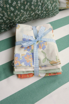 Chutes de tissus orange