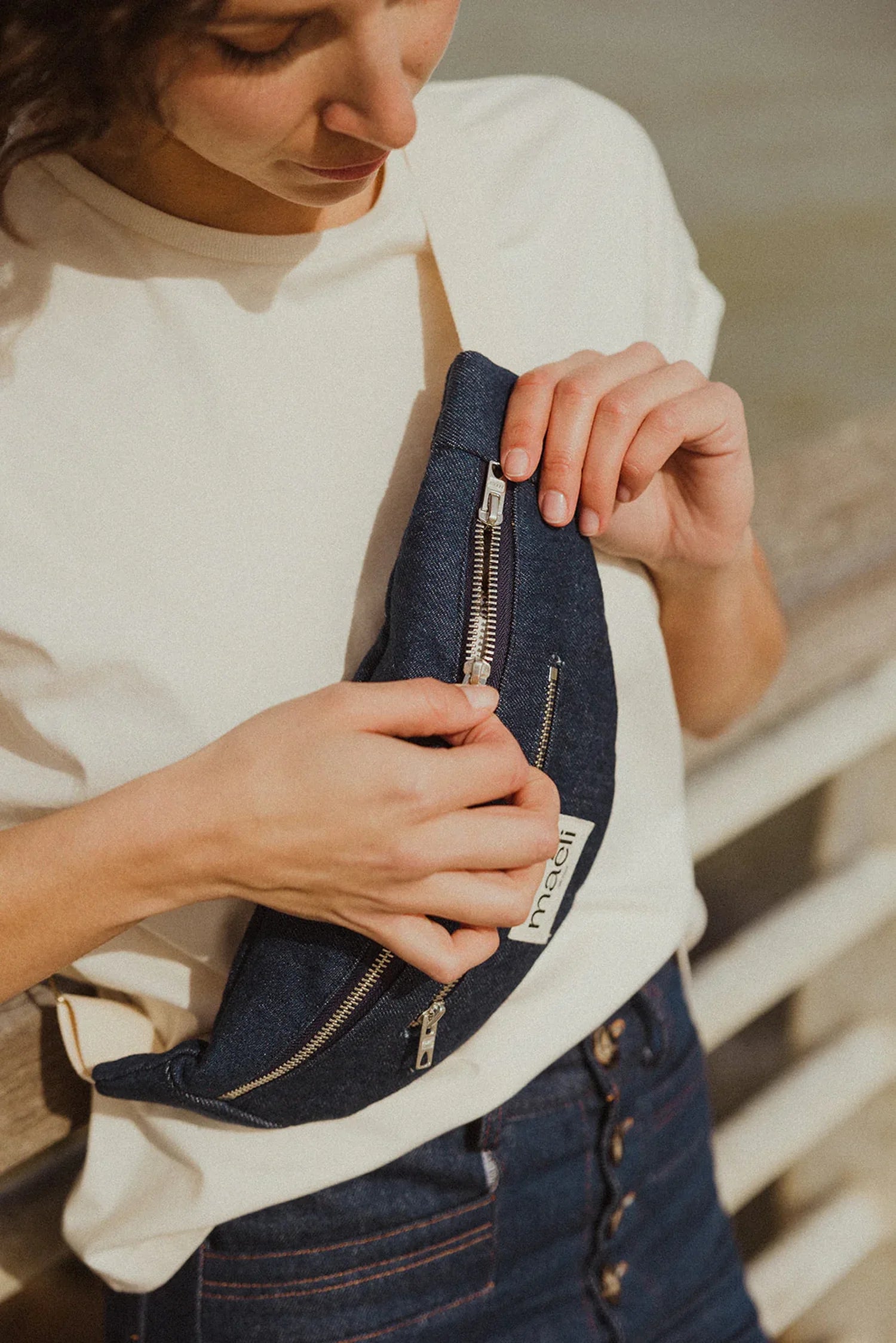 Kit couture du sac banane Léonie by Maéli en version denim. 