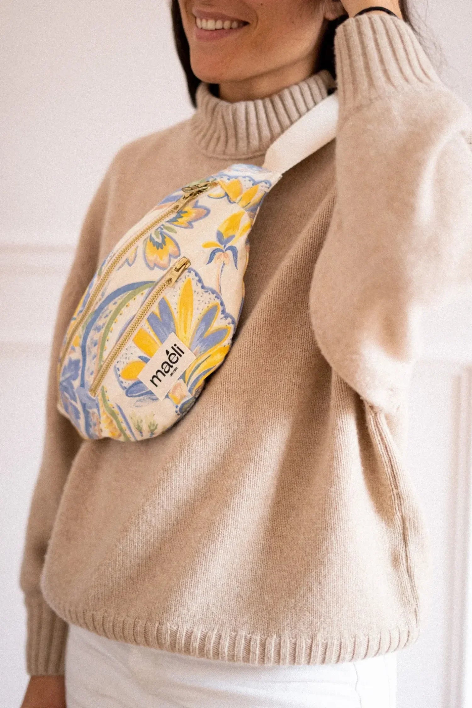 Kit couture du sac banane Léonie by Maéli en version fleuri jaune. 