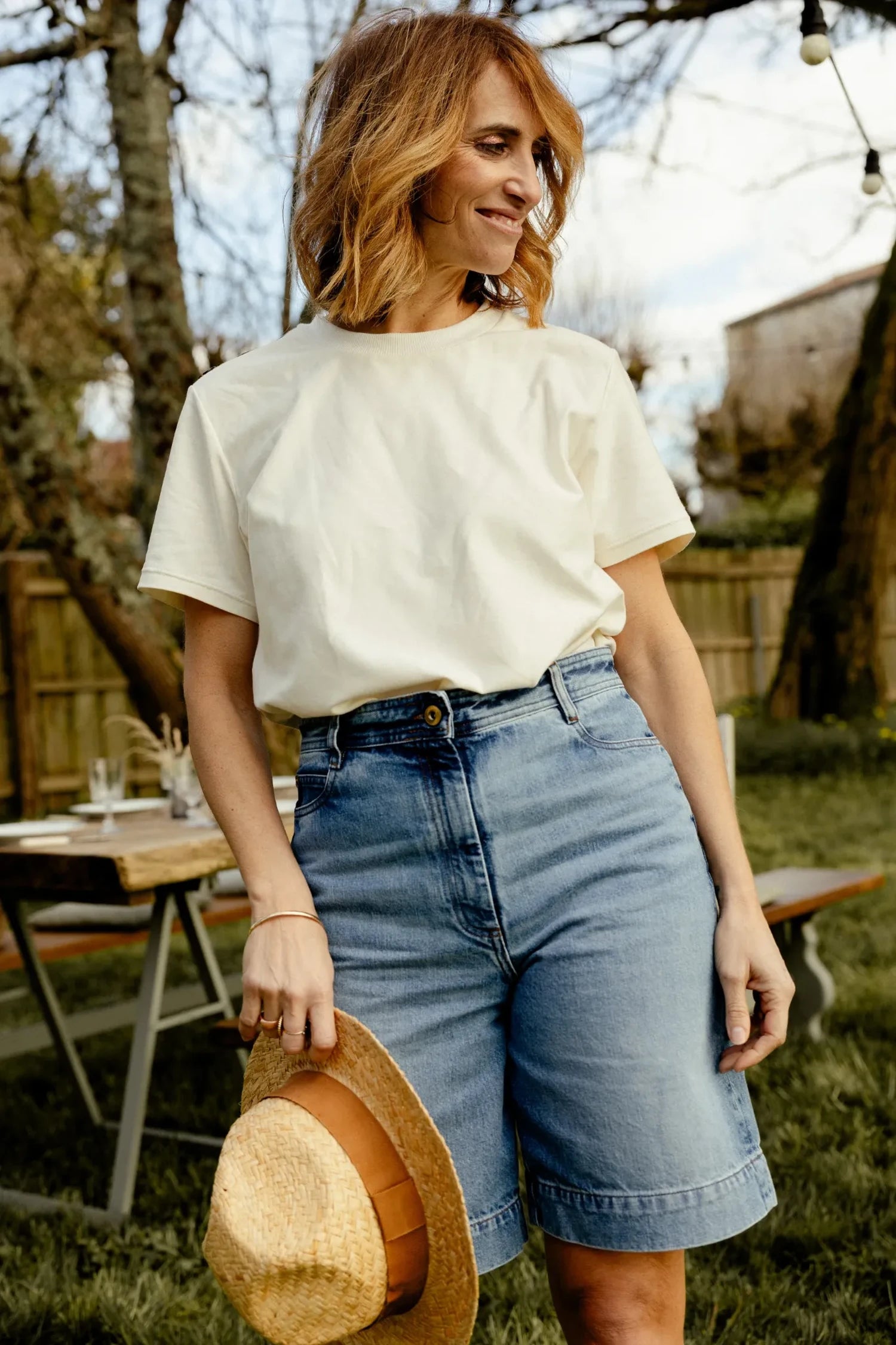 T-shirt blanc Capucine, pour une réalisation upcyclée Maéli Paris.