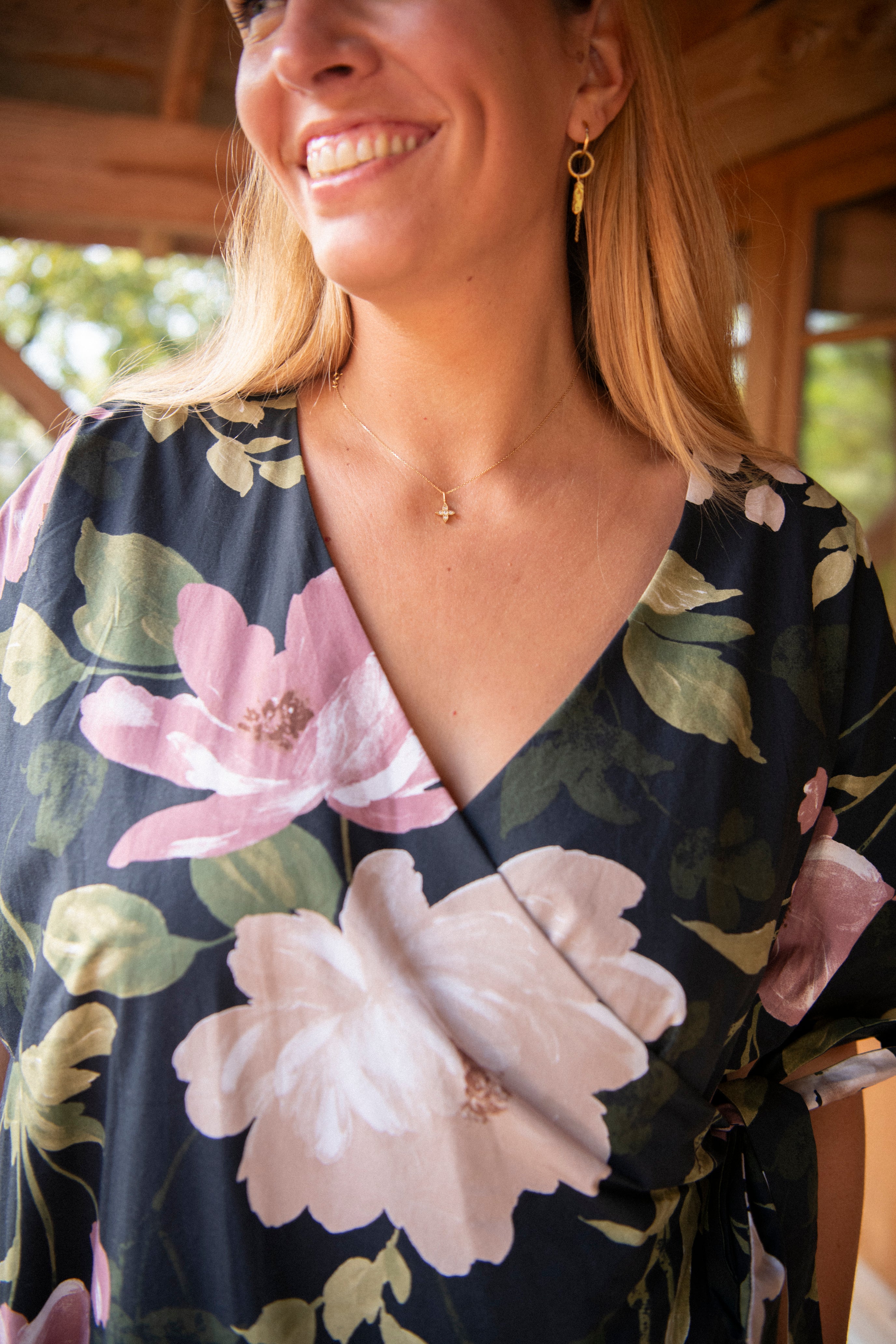 detail robe longue mathilde encolure portefeuille croisee tombé fluide patron couture