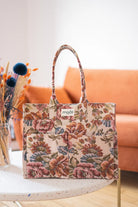 Sac cabas Martha, réalisé en tissu upcyclé : rideau vintage fleuri. Patron Maéli Paris.