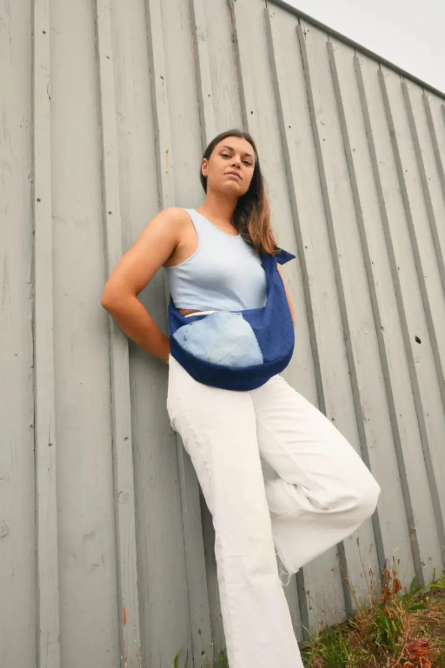 Patron Maéli, sac demi-lune Noémie en denim upcyclé.