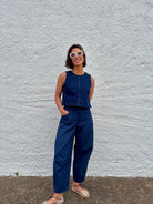 patron salopette femme anais version pantalon coupe barrel taille haute jambes larges structurees