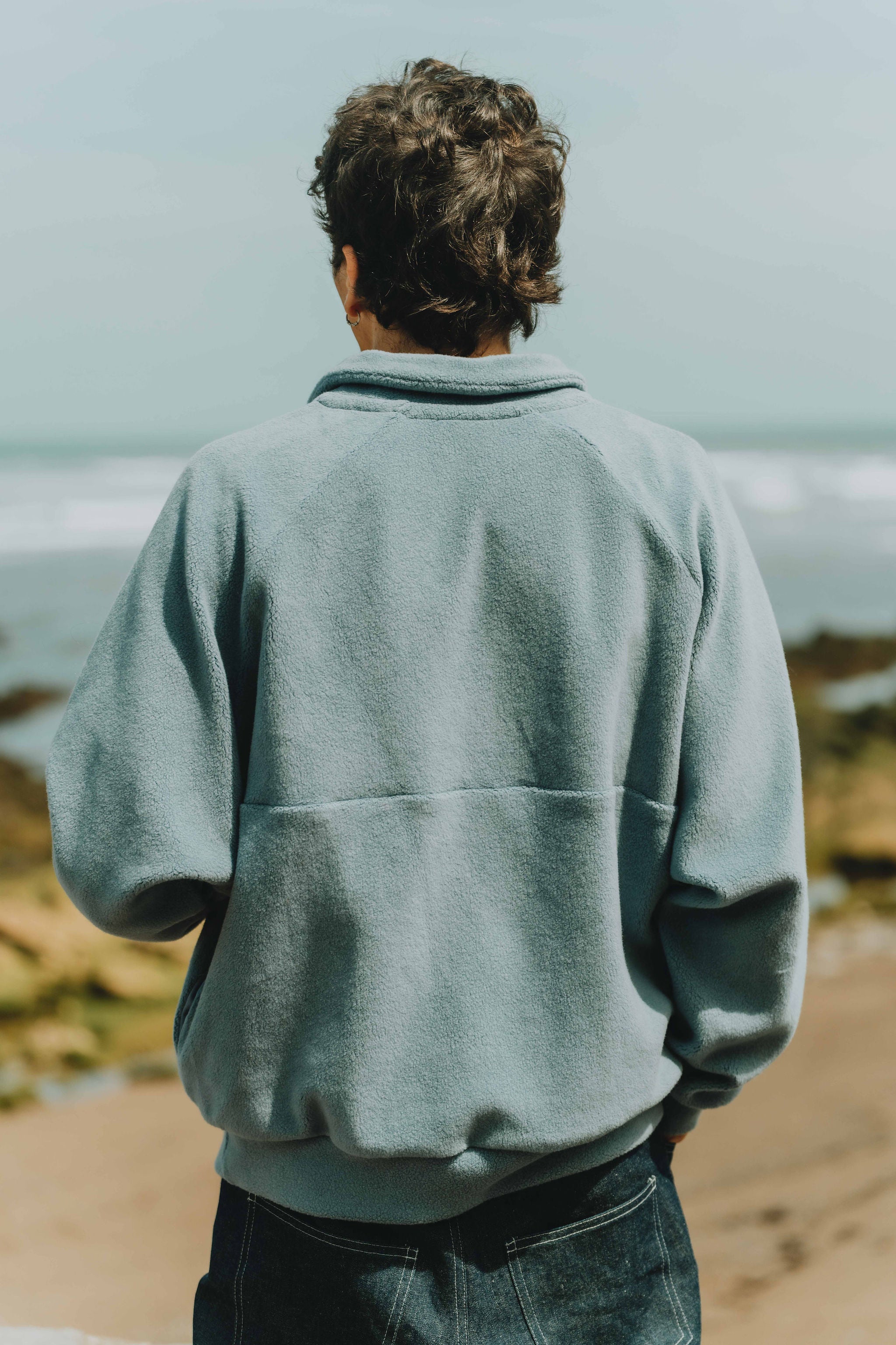 Vue dos du patron de couture sweat homme Thomas avec manches raglan, coupe ample et empiècement dos