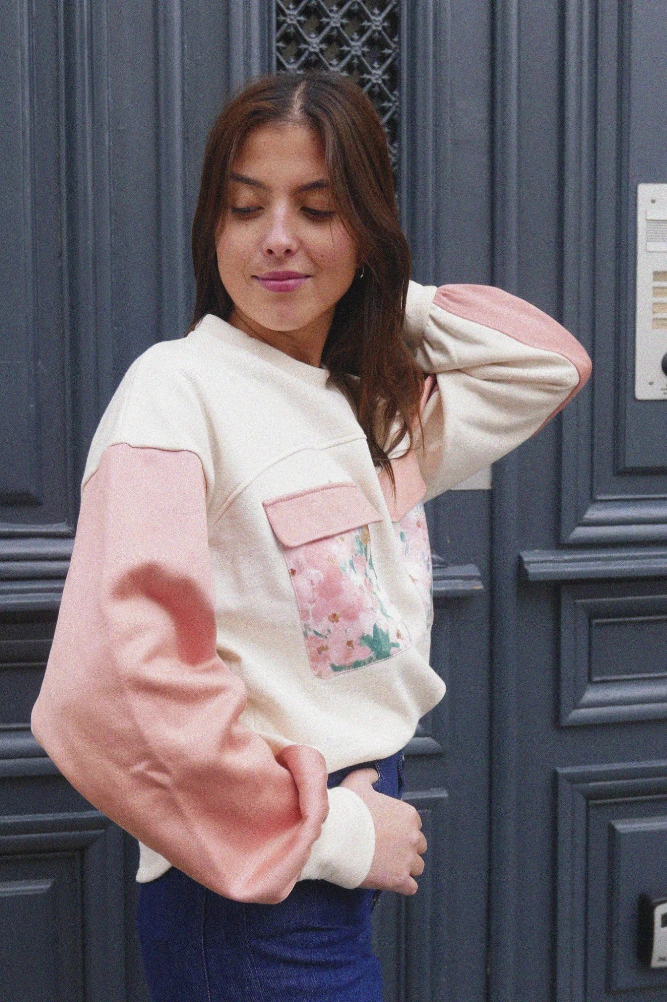 Sweat femme Simone fleuri rose en coton de Maéli Paris.