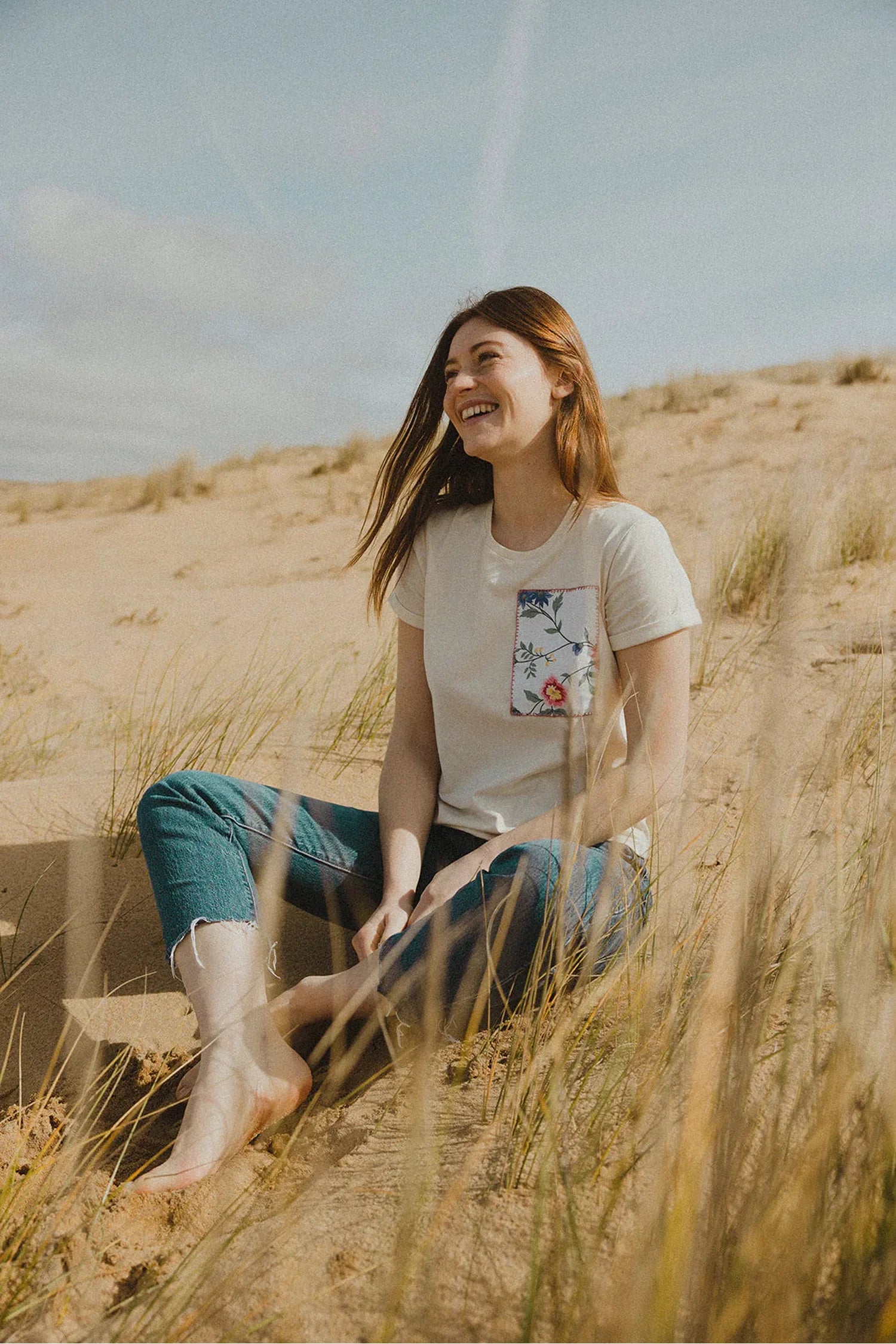 T-shirt Olympe Maéli, écru avec motif avant.