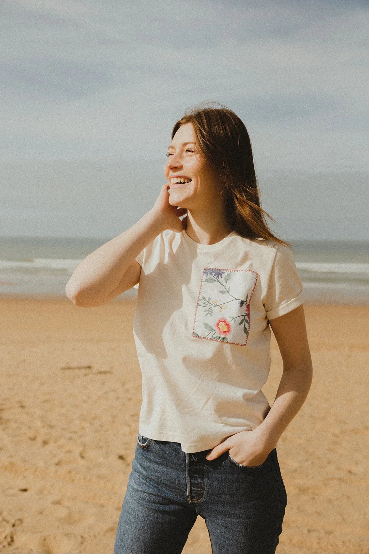 T-shirt Olympe Maéli pour femme, écru avec motif avant.