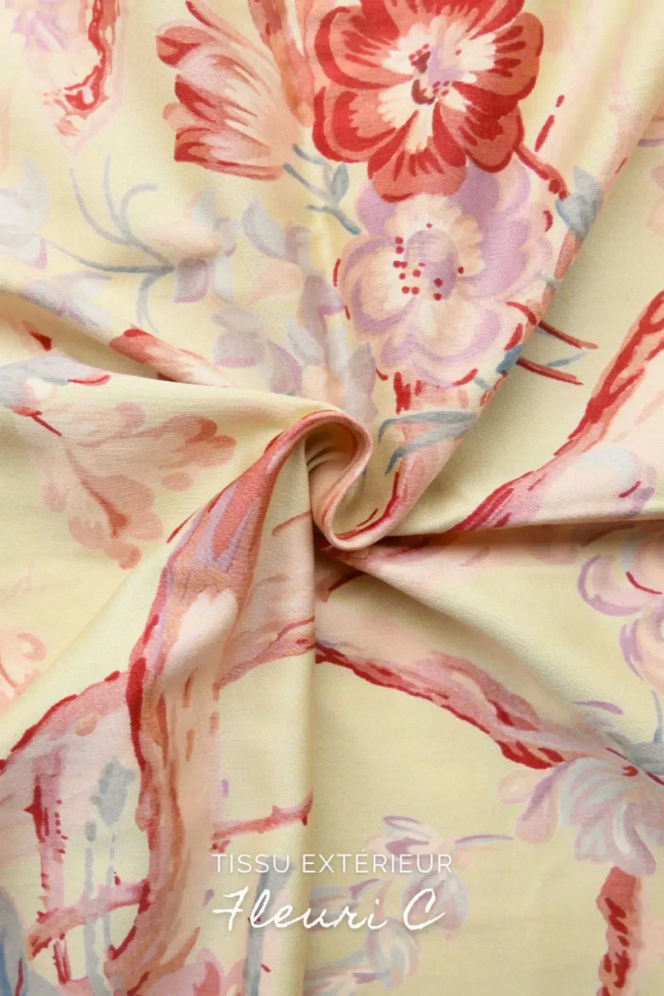 Tissu fleuri jaune extérieur pour kit couture Martha personnalisable.