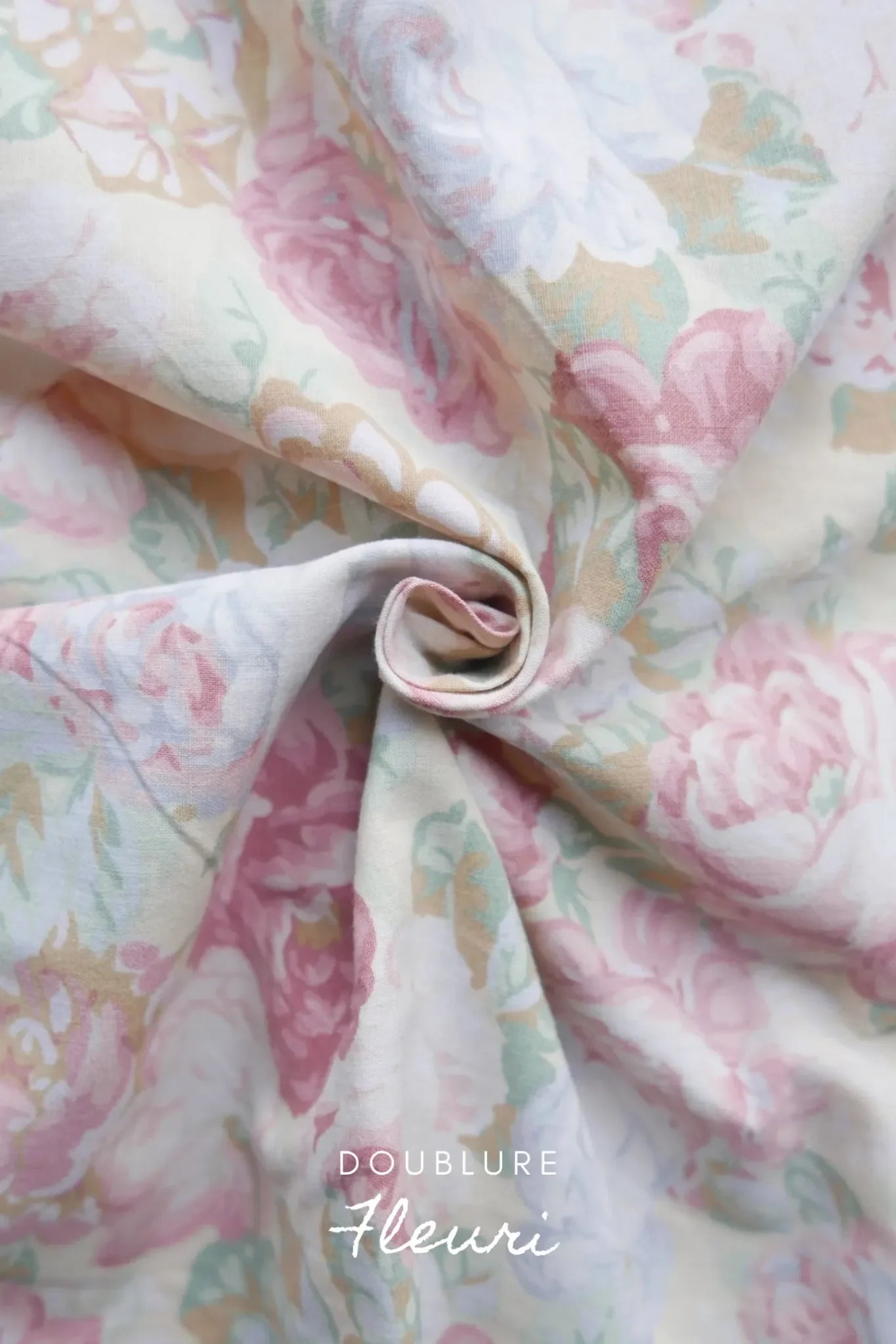 Tissu fleuri rose extérieur pour kit couture Martha personnalisable.