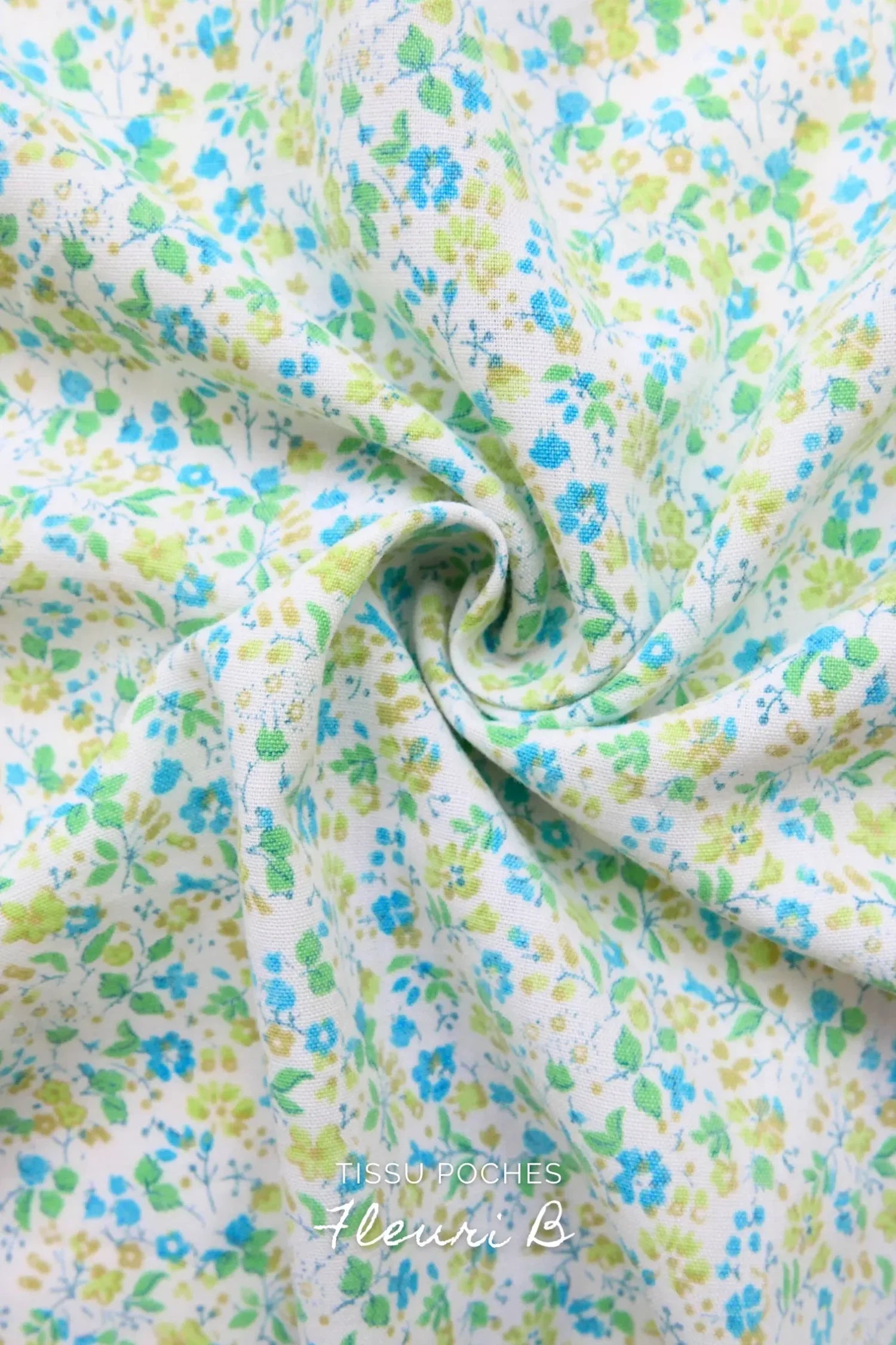 Tissu fleuri bleu poches pour kit couture Camille personnalisable.